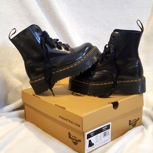 Dr.Martens Black Molly platform size8 women's